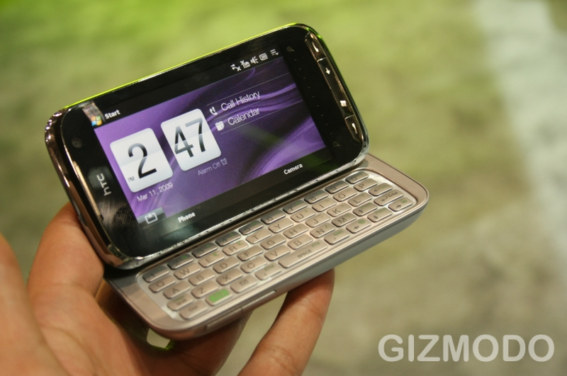 Illustration for article titled Hands-On HTC Touch Pro 2: HOT ITEM! BUY NOW! NICE SCREENS and BIG KEYBOARDS!!! (UPDATE GALLERY UPDATE)